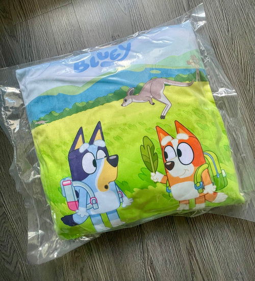 Bluey Dekokissen – 38 × 38 cm mit Bluey & Bingo